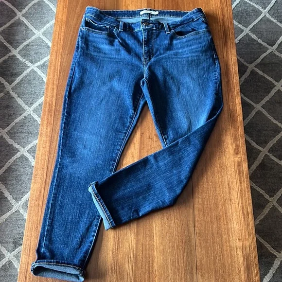 Women’s Levi’s 711 Skinny Ankle Jeans - Picture 2 of 11